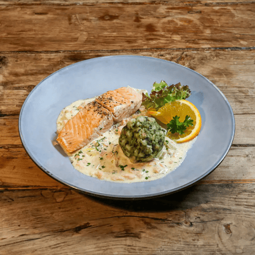 Spinatknödel mit Lachs-Sahne-Dill-Soße