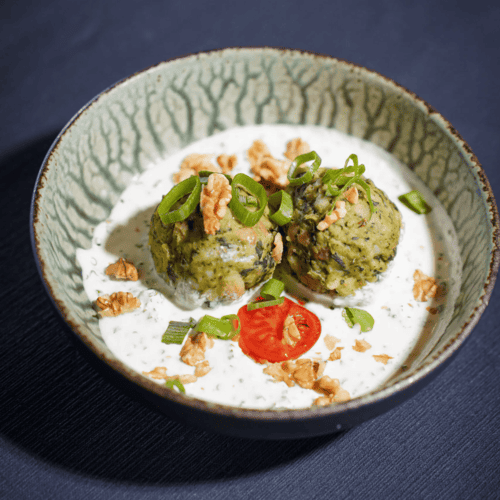 Spinatknödel mit Ricotta-Sahne-Soße – Cremig & lecker!