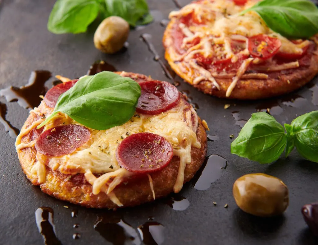 Kartoffeltaler: Pizza aus Roundies von Burgis